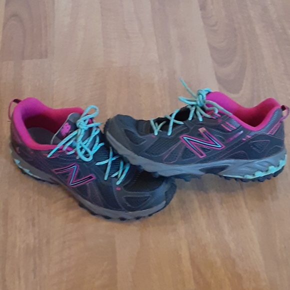 New Balance Shoes - Worn Once! New Balance Trail Sneakers 10